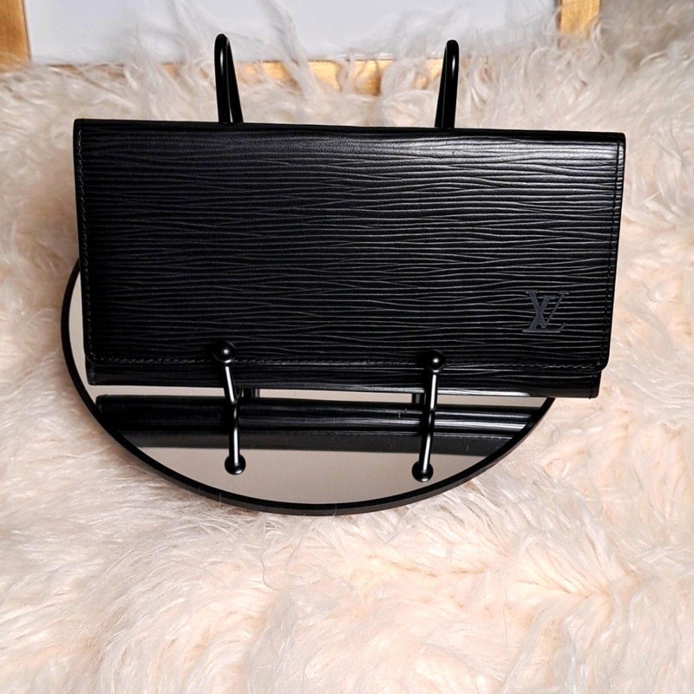 Louis Vuitton "NEW" Black Porte Tresor Flap Wallet